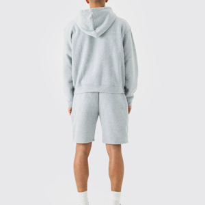 Sweat à capuche pull avec short coupe décontractée conçu pour le confort quotidien et ensembles sweat à capuche et short de sport pour hommes - Product Image 2