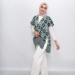 Ropa de abrigo exclusiva de Kimono Batik verde con patrón étnico cultural Capa cómoda para un aspecto elegante y modesto de Indonesia - Product Image 5