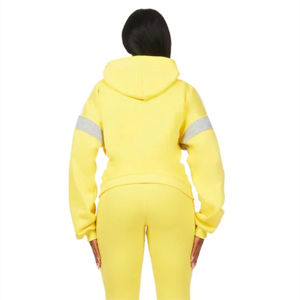 OEM Fabrication sur mesure 2025 Survêtement confortable à empiler pour femmes, ensemble deux pièces à motif solide et à la mode, hauts courts pour la relaxation - Product Image 5