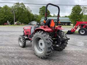 Tracteur compact Mahindra 1526 HST de haute qualité avec chargeur, prix abordable, tracteur utilitaire compact pour les travaux agricoles et de jardinage, pas cher - Product Image 3
