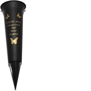 Pot de fleur en métal fait à la main personnalisé en forme de cône pour cadeau à maman lors d'une occasion spéciale - Product Image 1