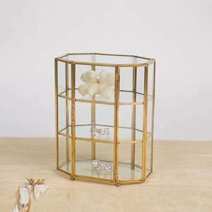 Boîte à bijoux artistique en métal et en verre avec des motifs en filigrane métalliques décoratifs et des panneaux transparents - Product Image 1