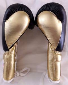 Guantes de boxeo de cuero de vaca personalizables de alta calidad Diseño original y ganador para artes marciales - Product Image 5