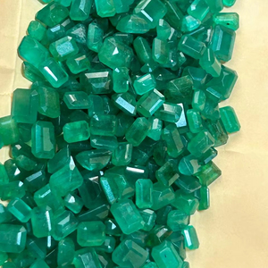 Đá <span class=keywords><strong>Emerald</strong></span> xanh cắt giác tự nhiên để làm đồ trang sức thanh lịch, đá <span class=keywords><strong>Emerald</strong></span> xanh rời - Product Image 1