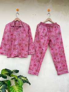 Pijamas casuales de lujo elegantes de manga larga con estampado floral de popelina de algodón 100% hechos a mano indios para - Product Image 2