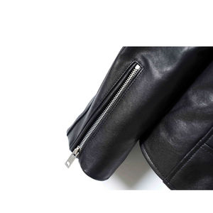 Chaqueta de Cuero Casual para Mujer, Estilo Urbano, de Alta Calidad, Impermeable, Cortavientos, Transpirable, de Secado Rápido, Personalizable y Sostenible - Product Image 2