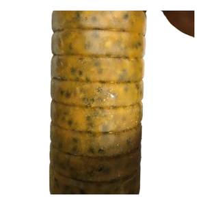 Fruta de la Pasión congelada en forma de cubo IQF sellada al vacío lista para mezclar bebidas, fábricas de postres y uso en cocinas comerciales - Product Image 1