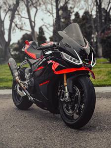 Moto sportive Track-Use Liter-Class V4 1100cc - Product Image 5