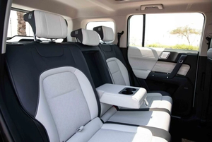 รถใหม่เอี่ยม ไมล์ 0 กม./ชม. ราคาคุ้มค่า สีดำ ปี 2024 เชอร์รี่ iCar 03 V3 สมรรถนะสูง ขับเคลื่อน 4 ล้อ กล้อง 360 องศา รถยนต์ไฟฟ้าสุดหรู - Product Image 4