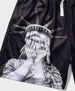 Pantalones cortos de malla para fitness de calle para hombre con logotipo personalizado impreso, cintura elástica cómoda, diseño de sublimación sólido - Product Image 5