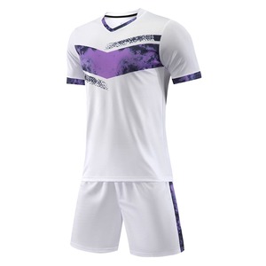 Maillots de football à manches courtes personnalisés uniformes d'équipe sportive en polyester à séchage rapide uniformes de football pour adultes à séchage rapide hauts personnalisés - Product Image 6