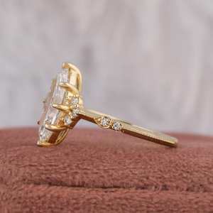 Anillo de compromiso de diamante Marquesa Anillo de aniversario de diamante cultivado en laboratorio genuino Anillo de propuesta para ella Ajuste de punta de 8 garras - Product Image 6