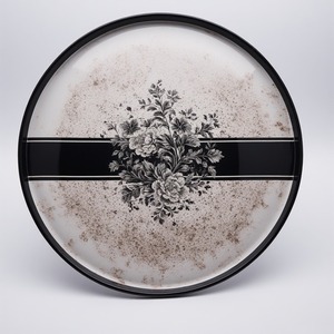 แผ่นที่ชาร์จเหล็กลายกุหลาบโบราณขอบบลัชออนประดับมุกทำด้วยมือดีไซน์อาร์ตเดคโคโลหะ AYC สำหรับอาหารค่ำสุดโรแมนติก - Product Image 1