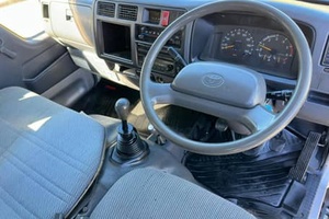 TOYOTA DYNA DOBLE CABINA 4WD 1997 - Product Image 2