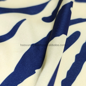 Tissu de pyjama haut de gamme 153cm de large soie latine 120gsm respirant léger doux étirement bidirectionnel - Product Image 4