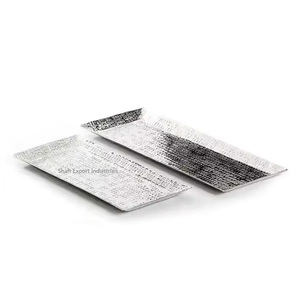 Plateau de service rectangulaire en aluminium nickelé fait à la main plateau en métal gravé à la main pour fruits et noix servant dans les fêtes de mariage - Product Image 1