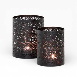 Juego de Dos Portavelas Votivas de Metal Negro con Tallado Circular de Mandala para una Iluminación Ambiental Suave - Product Image 1