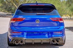 Volkswagen Golf R 2022 con Techo Solar, Faros Delanteros, Cámara Trasera de 360° y Asientos Eléctricos - Product Image 3