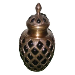 Pot de temple en laiton pur avec finition noire et polie, pot de temple en laiton vintage de haute qualité pour la décoration du temple - Product Image 6