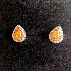 Bijoux mode pour femmes Boucles d'oreilles clous en diamant jaune 18 carats Boucles d'oreilles en forme de poire en or 18 carats diamant jaune et blanc - Product Image 4