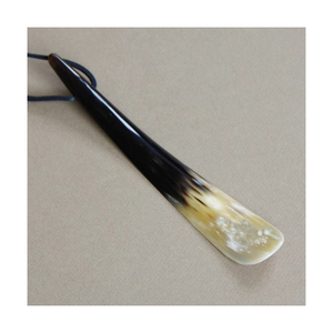 Chausse-pied en corne de buffle véritable taille personnalisable en cuir et bois avec logo gravé en vente - Product Image 6