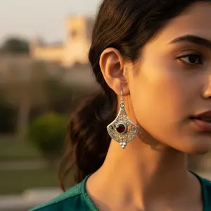 Boucles d'oreilles pendantes en or plaqué améthyste pour femmes - Mignonnes et polyvalentes - Product Image 3