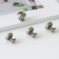 Poignées et Boutons de Meubles Contemporains en Alliage de Zinc pour Chambre, Salon, Salle à Manger, Tiroirs – Durables, Écologiques et Décoratifs