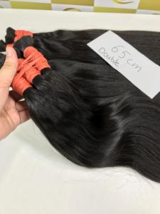 ผมเวียดนามแท้ 100% สีดำธรรมชาติ แบบไม่ผ่านการแปรรูป ไม่ใช่ผมรีมี่  แบบเย็บสองชั้นด้วยเครื่องจักร คุณภาพสูง สำหรับต่อผมแบบสั่งทำ - Product Image 5
