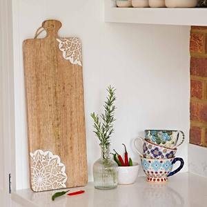 Planche à découper en bois artisanale personnalisée avec gravure Accessoires de cuisine pour hacher les légumes - Product Image 1