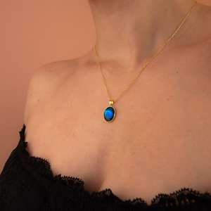 Collier de style vintage plaqué or 14 carats avec pendentif en argent sterling de superposition de pierres précieuses de Labradorite bleu foncé - Product Image 5