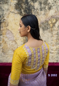 Sari de Organza Suave y Elegante de Última Moda con Trabajo de Tejido Zari Pesado, Sari de Diseñador de Bollywood - Product Image 2