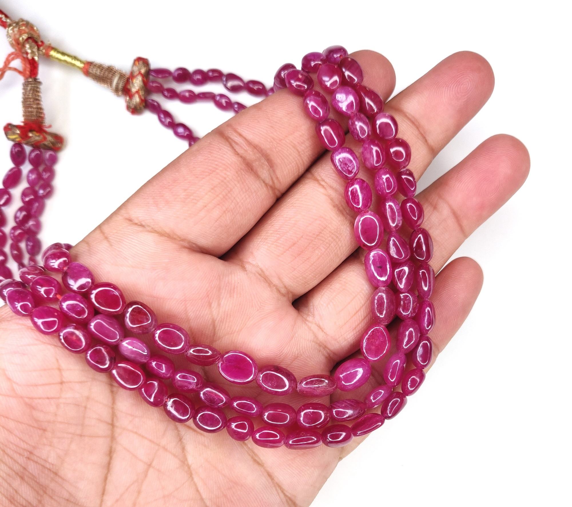 สีชมพูแดง