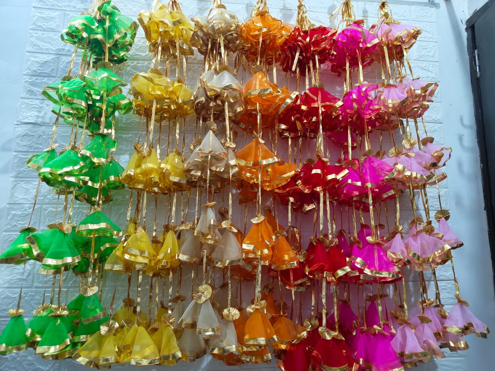 สีแดง