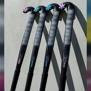 Service OEM, bâtons de hockey sur gazon fabriqués au Pakistan, personnalisez vos propres bâtons de hockey sur gazon pour les joueurs professionnels adultes, personnalisés - Product Image 2