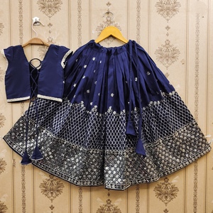 Conjunto de Lehenga Choli de Novia para Niñas, Diseño de Alta Costura, Color Azul Rey, Completamente Cosido, de Poliéster, Largo hasta el Suelo, con Lentejuelas Bordadas, para Bodas - Product Image 2