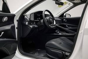 Nouvelle berline Hyundai Elantra GLX Elite 1.5L FWD 2025 certifiée, zéro kilomètre/km/h, blanche et impeccable, prête à être expédiée - Product Image 3