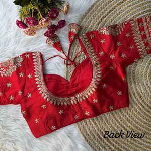 Collection de blouses Vichitra Slik de créateur, très vendues, élégantes, prêt-à-porter haut de gamme, travail de séquence sans effort, couleur rouge, vêtements ethniques - Product Image 2