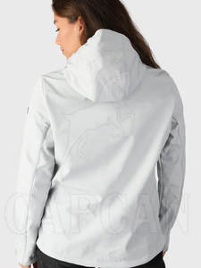 Vestes Softshell avec logo imprimé personnalisé pour femmes avec décoration de boutons Vêtements à capuche d'hiver fabriqués au Pakistan - Product Image 6