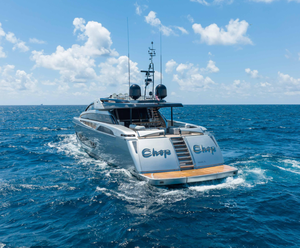 PRIX RÉDUIT pour le motoryacht léger Riva Mythos 2014, OUTILS DE TRAVAIL MANUELLE À HAUTE EFFICACITÉ - Product Image 1