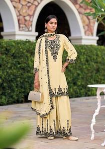 Trajes Plazo de Diseñador con Costuras Reforzadas, en Chinon con Bordado Intenso y Forro de Crepé - Product Image 6