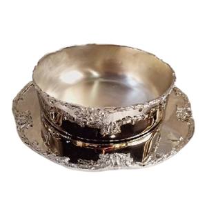 Plateau cadeau en chocolat de luxe avec bol à chocolat en métal de qualité supérieure fabriqué à la main support élégant en or parfait pour les cadeaux d'occasion spéciale - Product Image 6