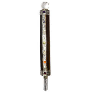 Bâton d'énergie en œil de tigre naturel pour l'équilibre et la force des 7 chakras - Product Image 1