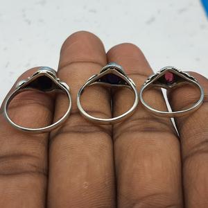 แหวนพลอยเงินสเตอร์ลิง925ได้รับการออกแบบโดยช่างฝีมือพร้อมปกโกเมนธรรมชาติของขวัญแต่งงานที่สมบูรณ์แบบสำหรับผู้หญิง14K ความบริสุทธิ์ของโลหะ - Product Image 2