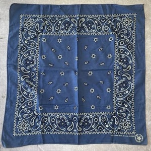 ผ้าพันคอทรงสี่เหลี่ยมสำหรับผู้หญิงสินค้าใหม่ผ้าพันคอหัวแบนดาน่าพิมพ์ดิจิตอลออกแบบได้ตามที่ต้องการ - Product Image 6