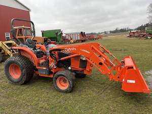 รถแทรกเตอร์ LA1055คูโบต้าพร้อมรถตักหน้า - Product Image 5