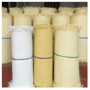 Rouleau de maille en rotin naturel du Vietnam adapté au support de panneau de décoration de meubles et aux applications intérieures élégantes avec une bonne affaire - Product Image 1