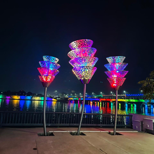 Grande sculpture d'art moderne en acier inoxydable écologique avec design vertical pour villas, parcs et cours - Product Image 1