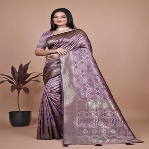 Elegante Sari de seda Banarasi con rico tejido de plata Zari Motivos tradicionales Borde de contraste Ropa festiva - Product Image 2