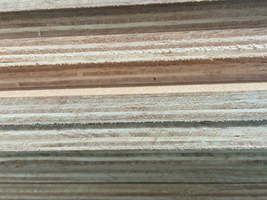 Tablero fenólico ecológico de grado DD hecho en fábrica vietnamita, madera contrachapada de abedul al mejor precio para aplicaciones de cocina y Villa - Product Image 3