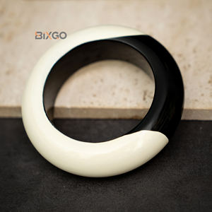 Pulseras de joyería de madera Natural artesanal de Vietnam para mujer joyería laca brazalete blanco y negro - Product Image 4